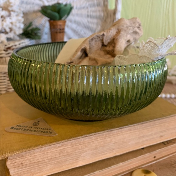 Vintage Glass Bowl / Decor🐢 - Picture 2 of 7